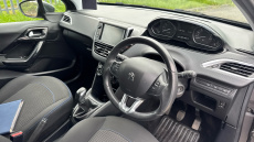 Peugeot 208 1.2 PureTech 82 Signature 5dr [Start Stop] Petrol Hatchback